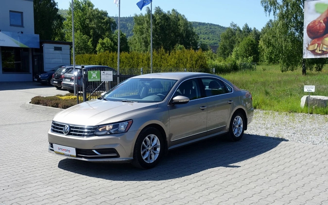 Volkswagen Passat cena 49500 przebieg: 119000, rok produkcji 2015 z Korfantów małe 326